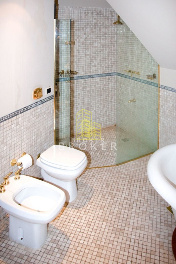 Casa ID.37/Venta_Mansión_frente_al_mar_en_Punta_Del_Este_Playa_Mansa - Venta Mansión frente al mar en Punta Del Este Playa Mansa
