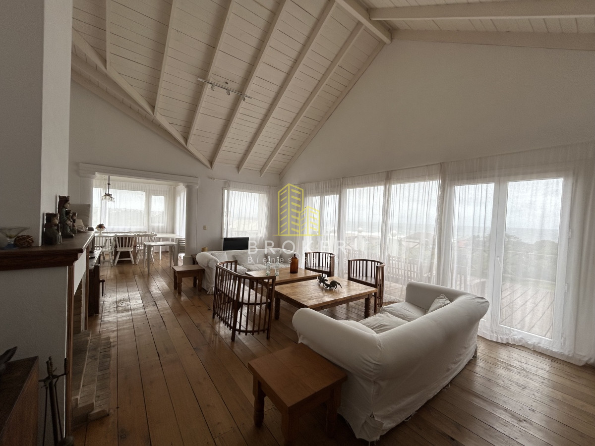 Casa ID.1173/Venta_y_alquiler_de_gran_casa_en_Montoya._Punta_del_Este,_Uruguay._ - Venta y alquiler de gran casa en Montoya. Punta del Este, Uruguay. 