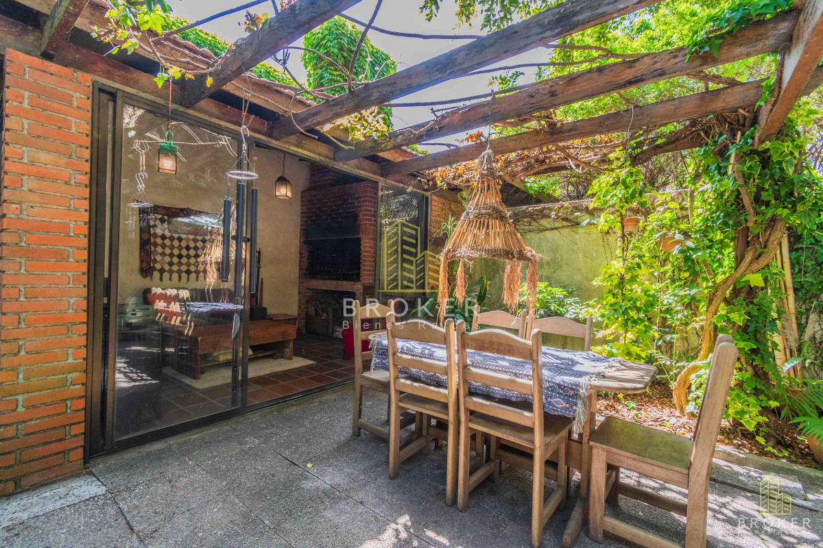 Casa ID.1913/Venta_Casa_de_4_Dormitorios_en_Pocitos._Montevideo_Uruguay. - Venta Casa de 4 Dormitorios en Pocitos. Montevideo Uruguay.