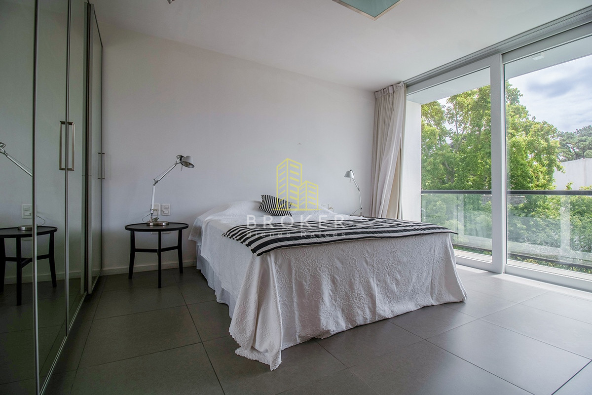 Casa ID.805/Venta_de_casa_de_categoria_en_Boulevard_Park,_Punta_del_Este._ - Venta de casa de categoria en Boulevard Park, Punta del Este. 