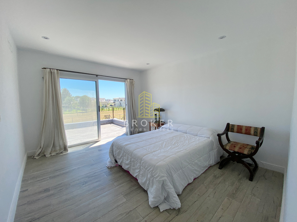 Casa ID.2220/Casa_en_Venta_en_Haras_Santa_María_-_Barrio_Molino - Casa en Venta en Haras Santa María - Barrio Molino