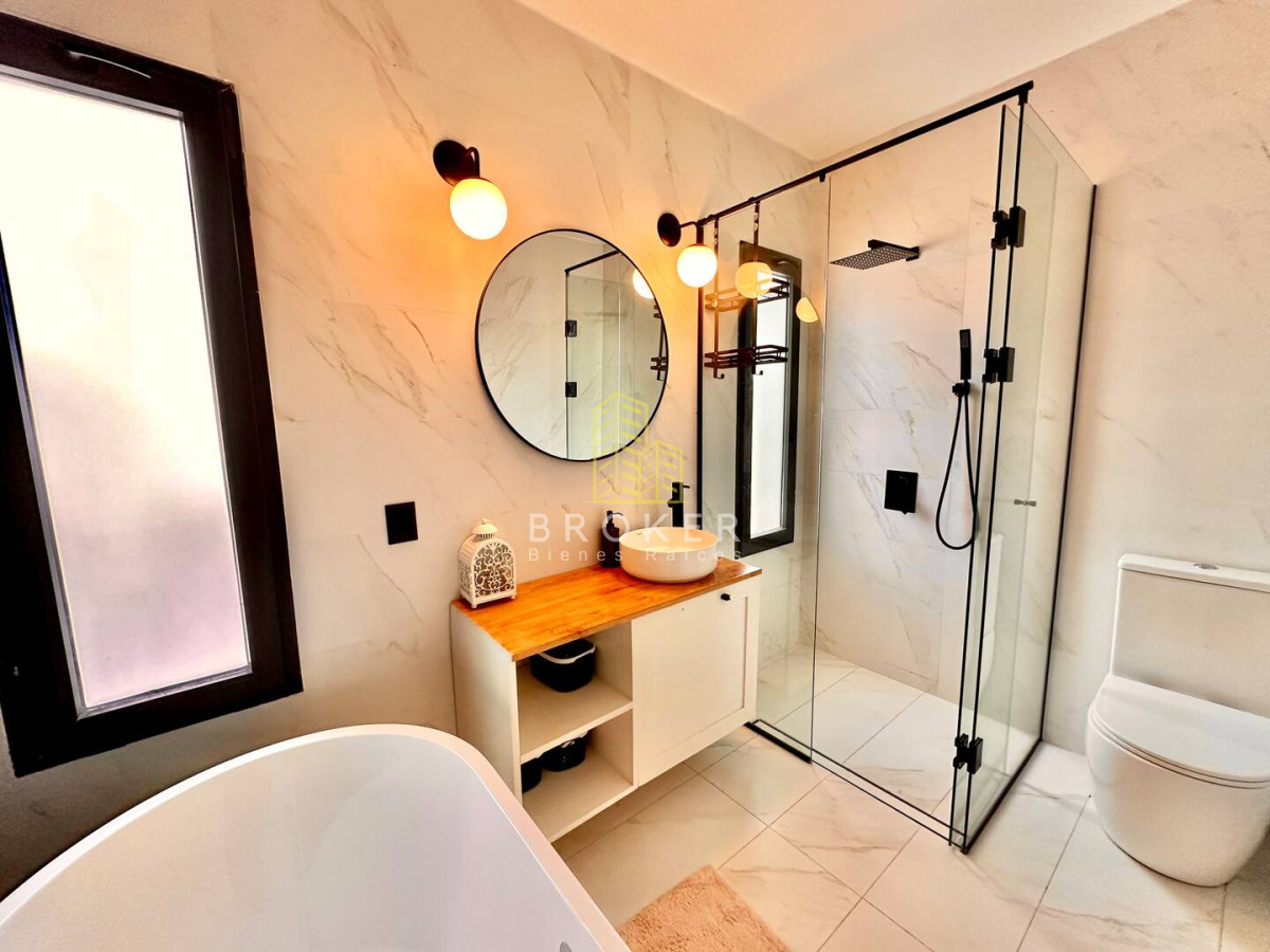 Casa ID.9224/Venta_Casa_Punta_del_Este_4_Dormitorios_a_Pasos_del_Mar_Playa_Mansa - Venta Casa Punta del Este 4 Dormitorios a Pasos del Mar Playa Mansa