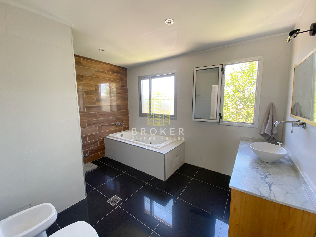 Casa ID.2220/Casa_en_Venta_en_Haras_Santa_María_-_Barrio_Molino - Casa en Venta en Haras Santa María - Barrio Molino