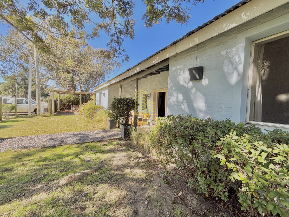 Casa ID.8429/Venta_casa_La_Barra_punta_del_este_3_dormitorios_piscina - Venta casa La Barra punta del este 3 dormitorios piscina