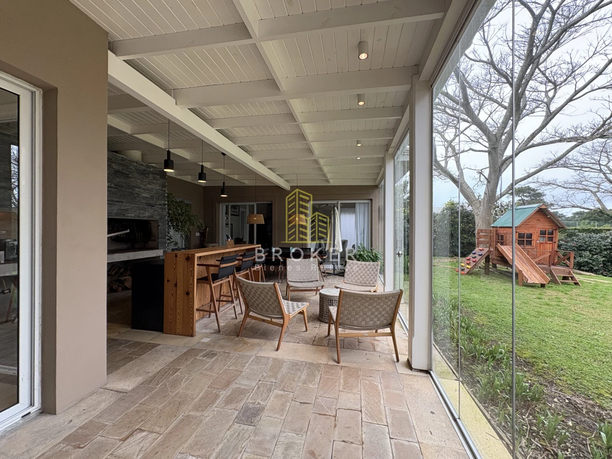 Casa ID.76/Venta_Casa_La_Barra_Punta_Del_Este_Broker_ - Venta De Icónica Casa de Lujo en la Barra, una casa de revista de gran nivel 
