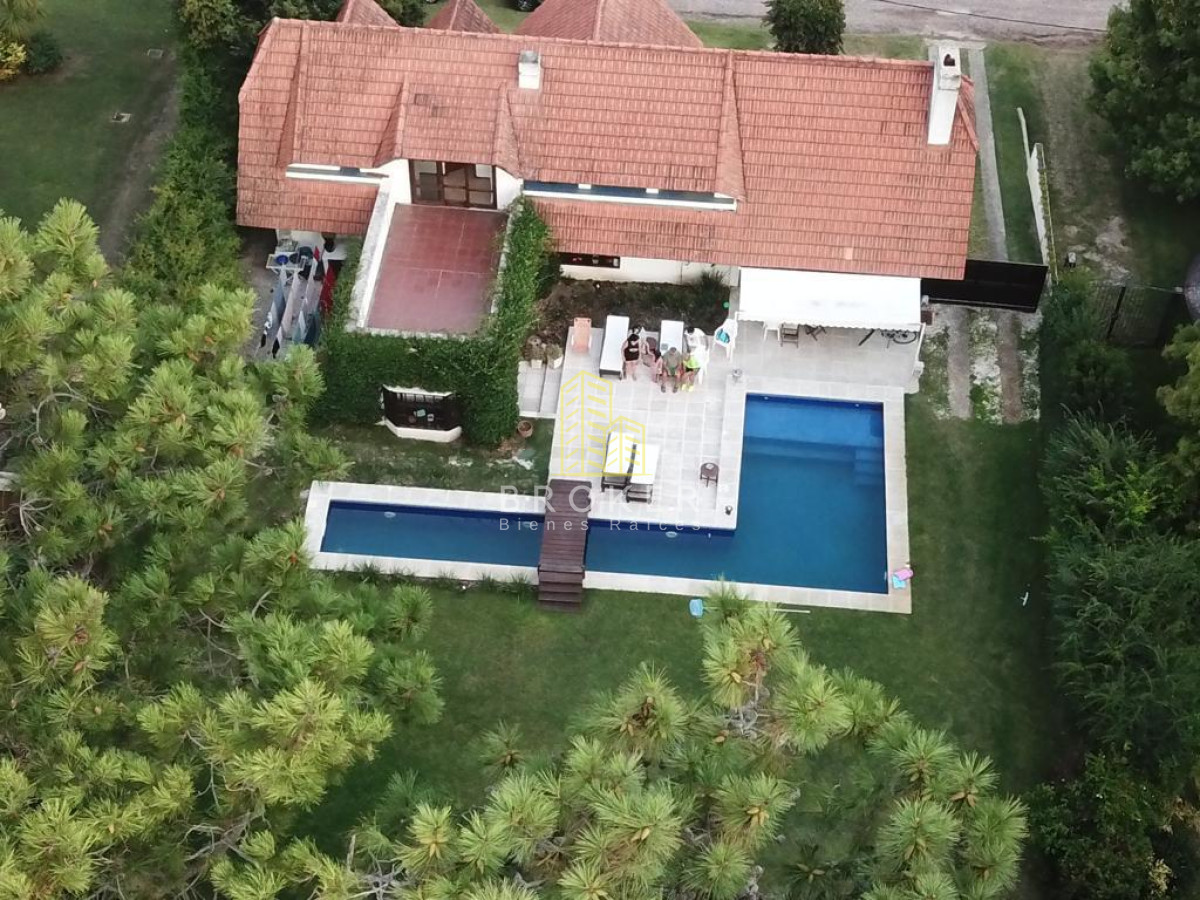 Casa ID.9223/Alquiler_Casa_Punta_del_Este_4_dormitorios_Piscina_ - Alquiler Casa Punta del Este 4 dormitorios Piscina 