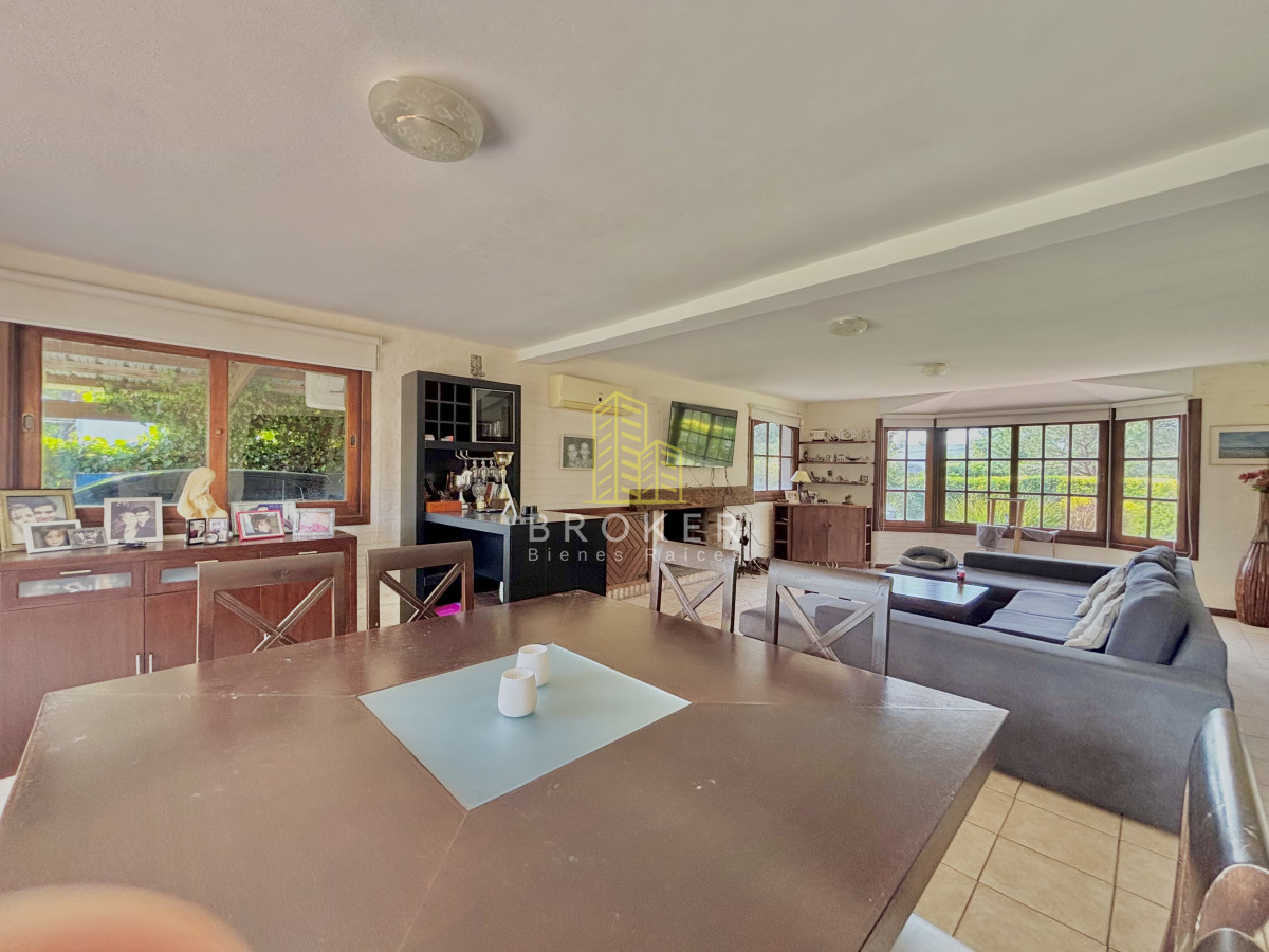 Casa ID.9439/Venta_Casas_Punta_del_Este_5_dormitorios_y_piscina_Jardines_de_Cordoba - Venta Casas Punta del Este 5 dormitorios y piscina Jardines de Cordoba