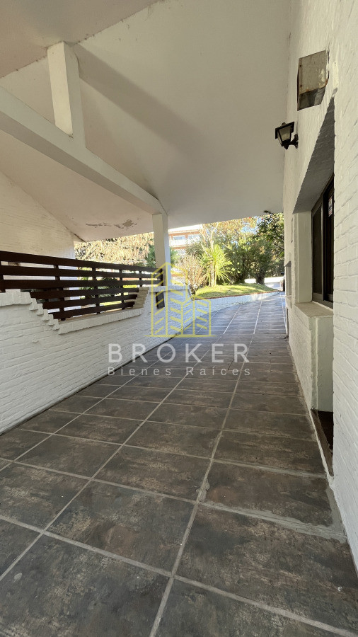 Casa ID.9399 - VENTA CASA PUNTA DEL ESTE Playa Mansa Parada 16