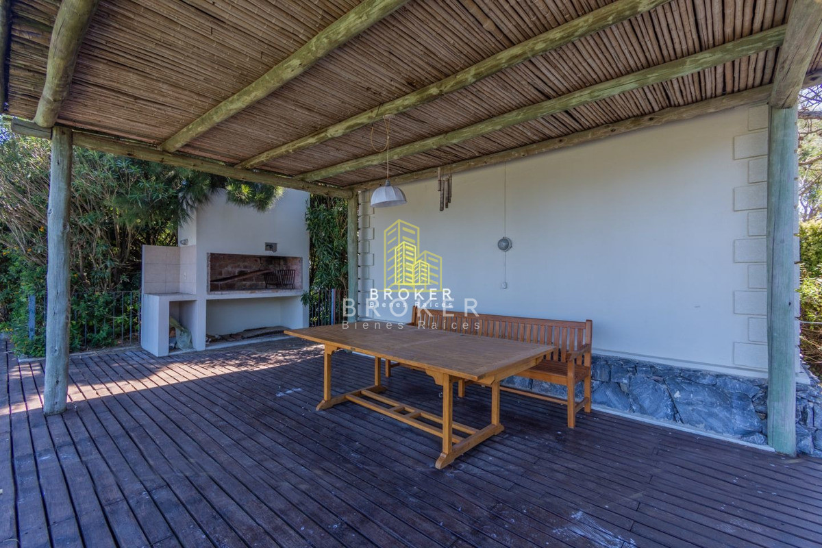 Casa ID.49/Venta_Mansión_frente_al_mar_en_Punta_del_Este_-_Playa_Mansa_ - Venta Mansión frente al mar en Punta del Este - Playa Mansa 
