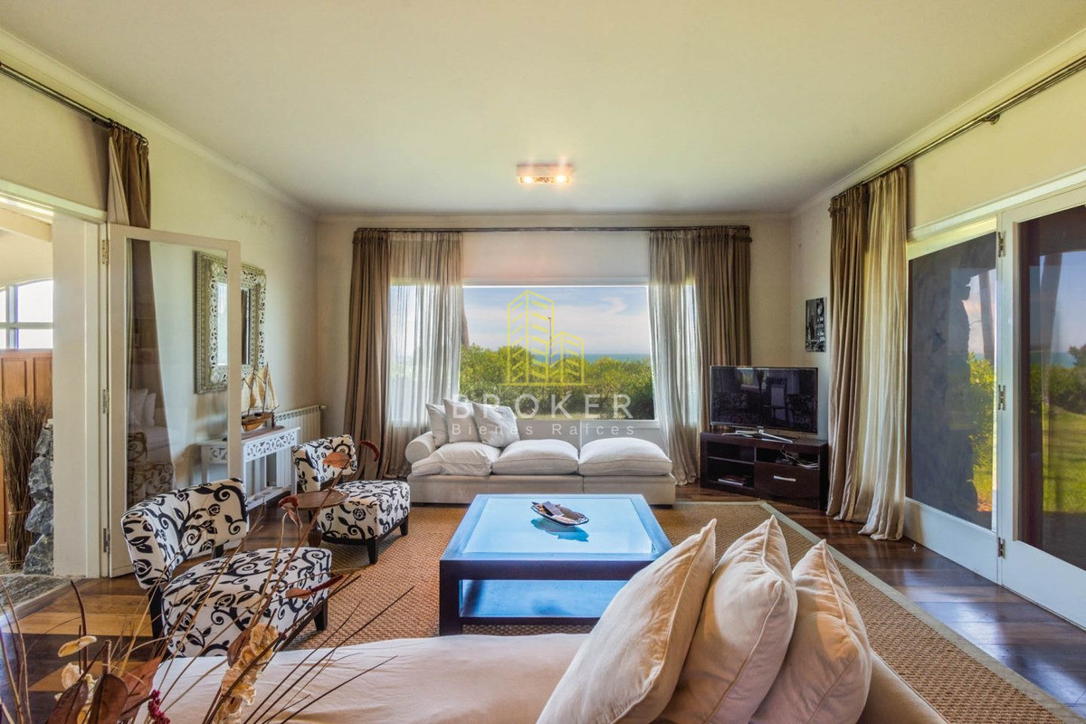 Casa ID.49/Venta_Mansión_frente_al_mar_en_Punta_del_Este_-_Playa_Mansa_ - Venta Mansión frente al mar en Punta del Este - Playa Mansa 