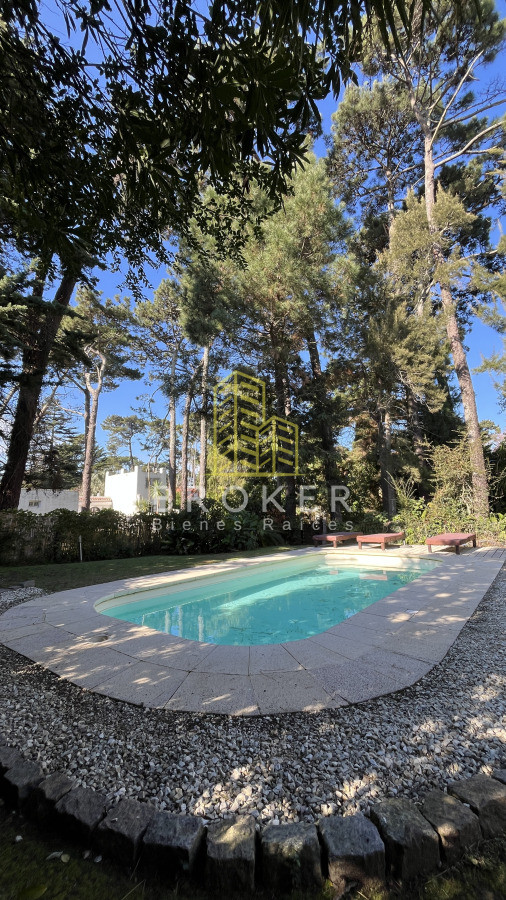Casa ID.9399 - VENTA CASA PUNTA DEL ESTE Playa Mansa Parada 16