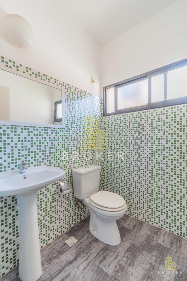 Casa ID.2155/venta_casa_3_dormitorios_mas_servicio_y_piscina_en_punta_gorda,_Montevideo._Uruguay - venta casa 3 dormitorios mas servicio y piscina en punta gorda, Montevideo. Uruguay