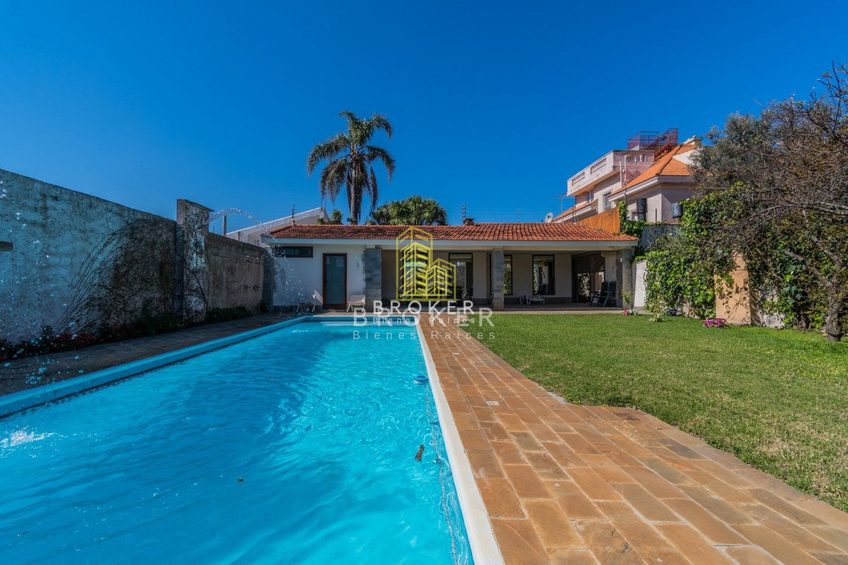 Casa ID.52 - Venta Mansión Casa Carrasco Rambla Residencia De Estilo Con 6 Suites 