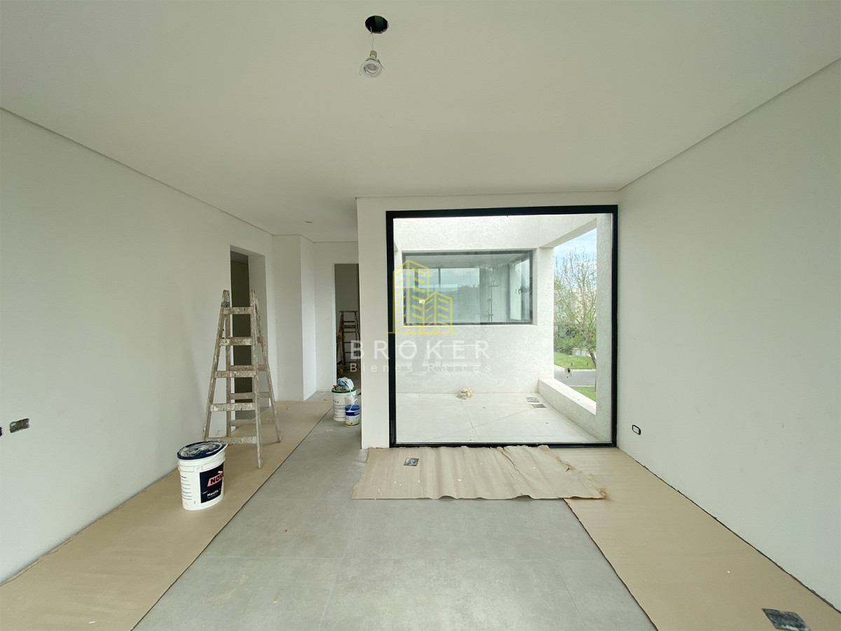 Casa ID.1900/Casa_a_Estrenar_en_Venta_en_Haras_Santa_María_-_Barrio_Los_Eucaliptos - Casa a Estrenar en Venta en Haras Santa María - Barrio Los Eucaliptos