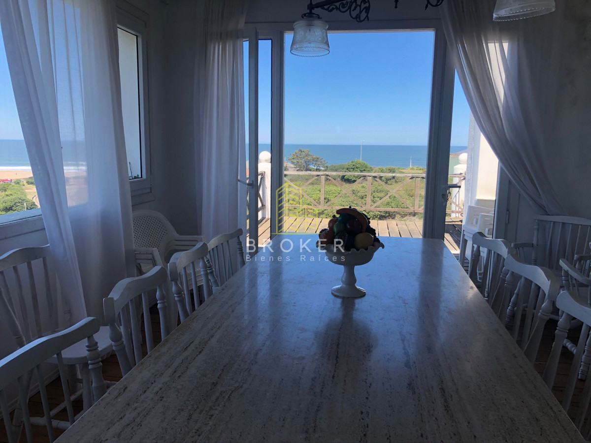 Casa ID.1173/Venta_y_alquiler_de_gran_casa_en_Montoya._Punta_del_Este,_Uruguay._ - Venta y alquiler de gran casa en Montoya. Punta del Este, Uruguay. 