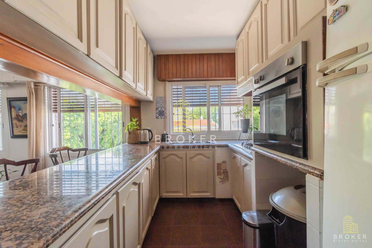Casa ID.2155/venta_casa_3_dormitorios_mas_servicio_y_piscina_en_punta_gorda,_Montevideo._Uruguay - venta casa 3 dormitorios mas servicio y piscina en punta gorda, Montevideo. Uruguay