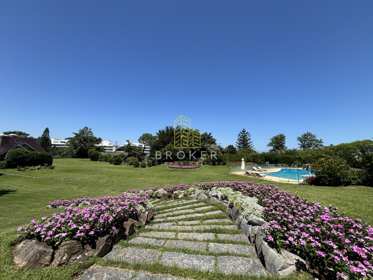 Casa ID.9736/Venta_casa_mansa_punta_del_este_piscina_ - Venta casa mansa punta del este piscina 