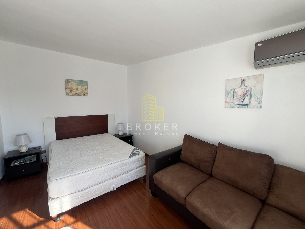 Casa ID.2451/Venta_Casa_de_6_dormitorios_Punta_del_Este_Playa_Mansa_con_Piscina_y_Parrillero_Punta_del_Este_Maldonado_ - Venta Casa de 6 dormitorios Punta del Este Playa Mansa con Piscina y Parrillero Punta del Este Maldonado 