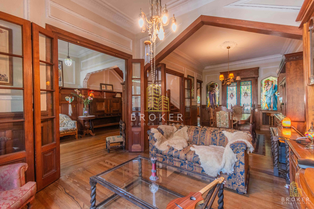 Casa ID.1913/Venta_Casa_de_4_Dormitorios_en_Pocitos._Montevideo_Uruguay. - Venta Casa de 4 Dormitorios en Pocitos. Montevideo Uruguay.