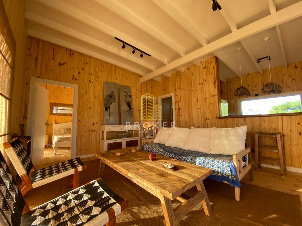Casa ID.1169/Venta_de_cabaña_en_El_Tesoro._Punta_del_Este,_Uruguay. - Venta de cabaña en El Tesoro. Punta del Este, Uruguay.