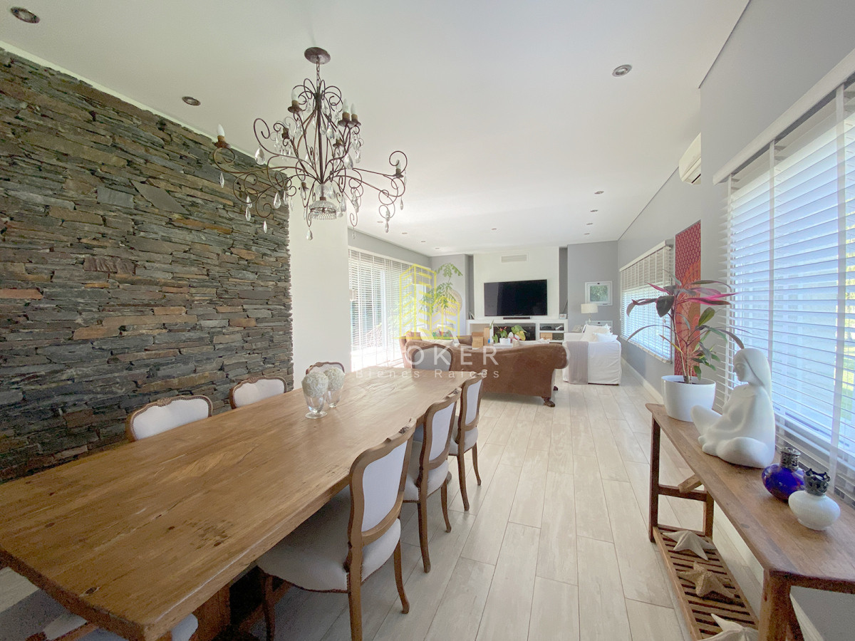 Casa ID.2221/Casa_en_Venta_en_Haras_Santa_María_-_Barrio_Las_Lomas - Casa en Venta en Haras Santa María - Barrio Las Lomas