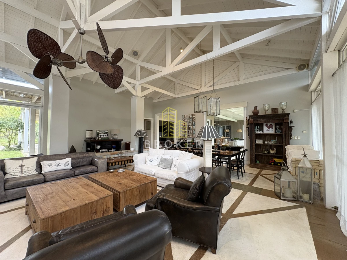 Casa ID.76/Venta_Casa_La_Barra_Punta_Del_Este_Broker_ - Venta De Icónica Casa de Lujo en la Barra, una casa de revista de gran nivel 