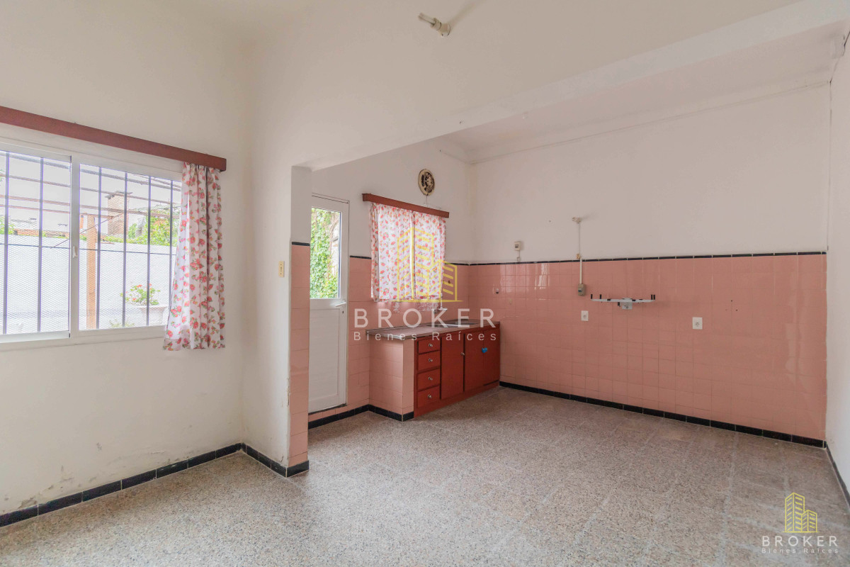 Casa ID.2082/Venta_Casa_2_dormitorios_en_Las_Piedras_Avda_Instrucciones - Venta Casa 2 dormitorios en Las Piedras Avda Instrucciones