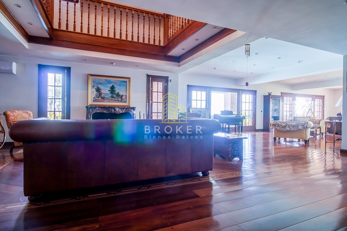 Casa ID.37/Venta_Mansión_frente_al_mar_en_Punta_Del_Este_Playa_Mansa - Venta Mansión frente al mar en Punta Del Este Playa Mansa