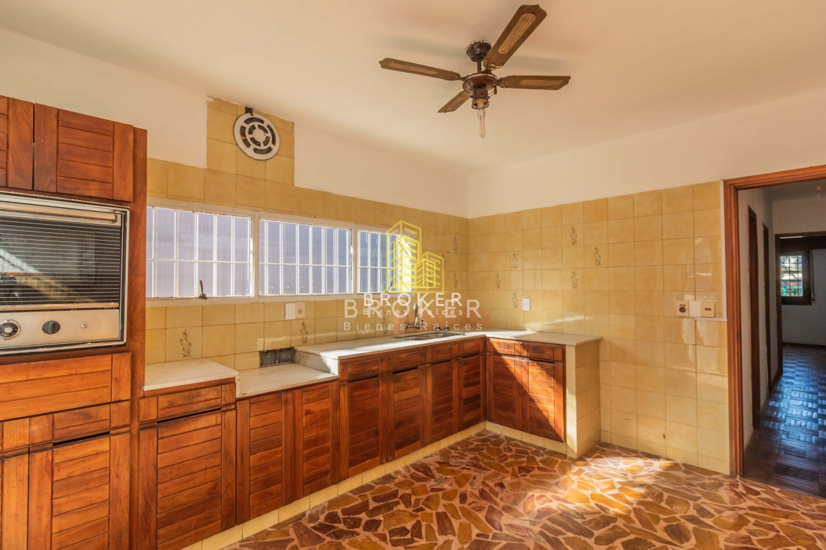 Casa ID.1642/Venta_2_Casas_en_Padrón_Único,_con_Renta_en_Malvín,_Montevideo,_Uruguay - Venta 2 Casas en Padrón Único, con Renta en Malvín, Montevideo, Uruguay