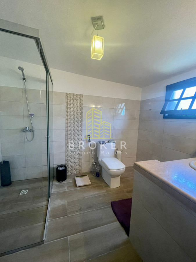 Casa ID.668/A_metros_de_la_rambla_Casa_Barra_de_Carrasco - Venta Casa Barra de Carrasco a metros de la Rambla!