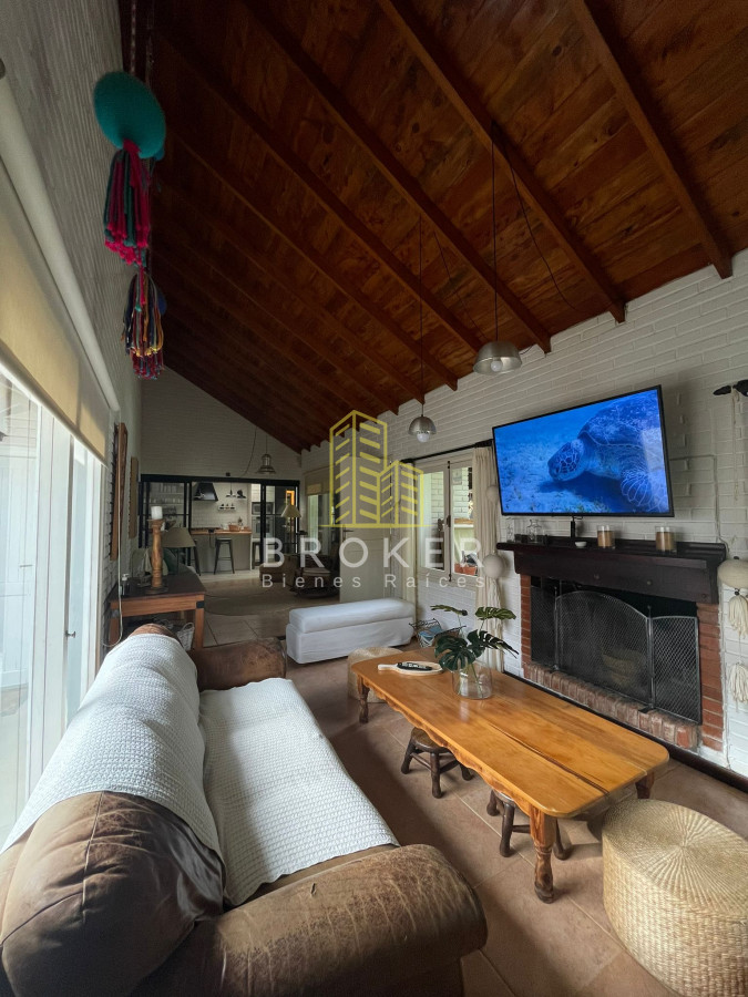 Casa ID.8845/Alquiler_hermosa_y_amplia_casa_con_pileta_climatizada_en_San_Rafael,_Punta_del_Este - Alquiler hermosa y amplia casa con pileta climatizada en San Rafael, Punta del Este