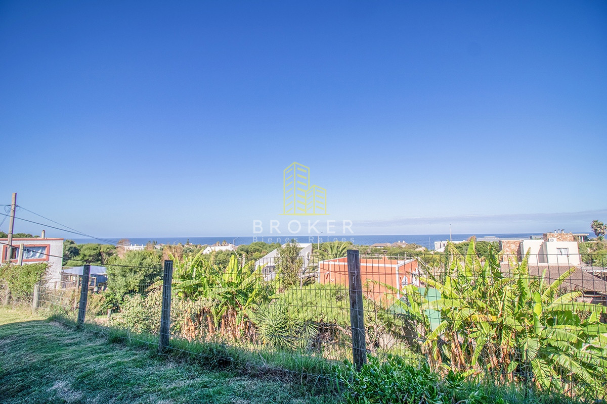 Casa ID.1099/Venta_de_casa_de_4_dormitorios_mas_dependencia_en_el_Chorro._._Punta_del_Este,_Uruguay. - Venta de casa de 4 dormitorios mas dependencia en el Chorro. . Punta del Este, Uruguay.