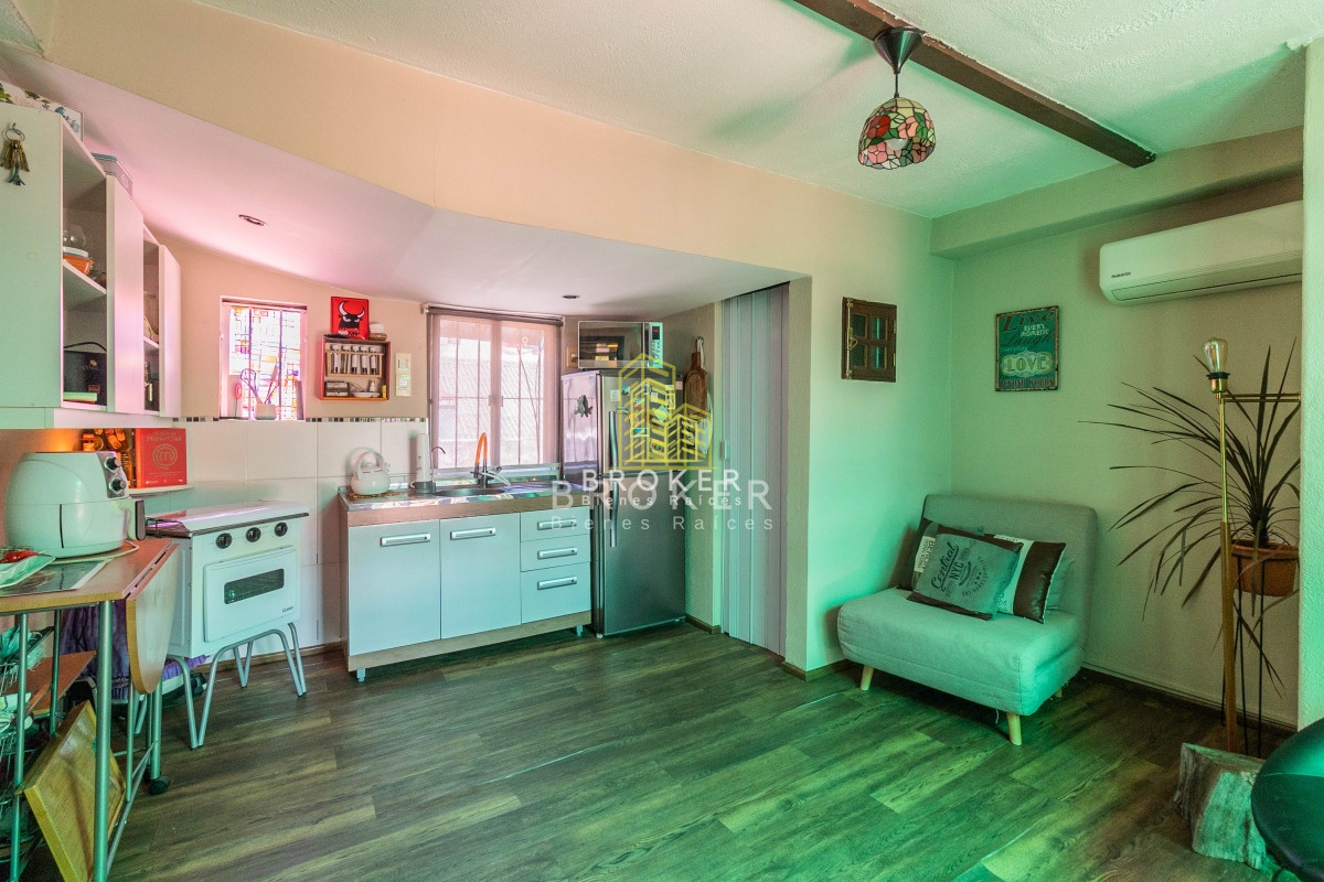 Casa ID.1280/OPORTUNIDAD:_Se_vende_Amplia_Casa_En_Cordón_Solo_contado!_No_acepta_Banco! - OPORTUNIDAD: Se vende Amplia Casa En Cordón Solo contado! No acepta Banco!