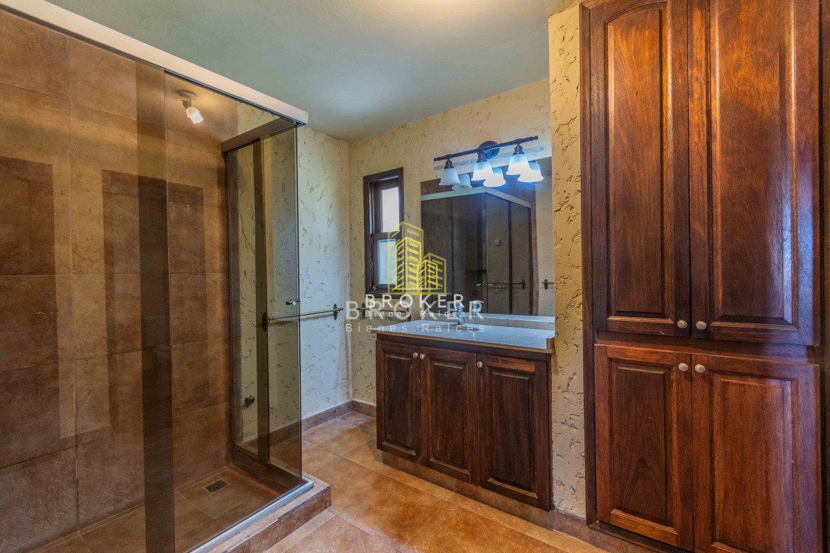 Casa ID.573/Venta_de_Casa_en_Piriapolis_San_Francisco_frente_al_mar!_3_dormitorios! - Venta de Casa en Piriapolis San Francisco frente al mar! 4 dormitorios!