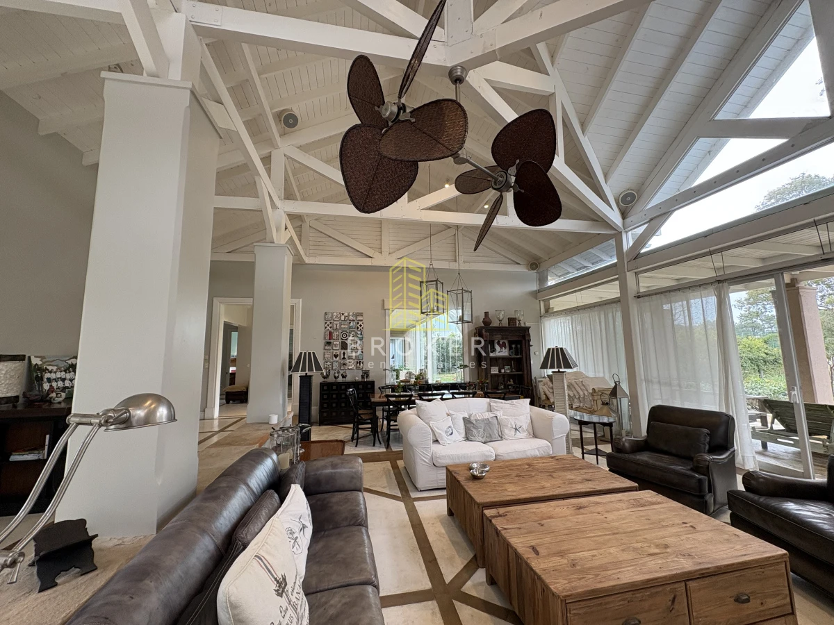 Casa ID.76/Venta_Casa_La_Barra_Punta_Del_Este_Broker_ - Venta De Icónica Casa de Lujo en la Barra, una casa de revista de gran nivel 
