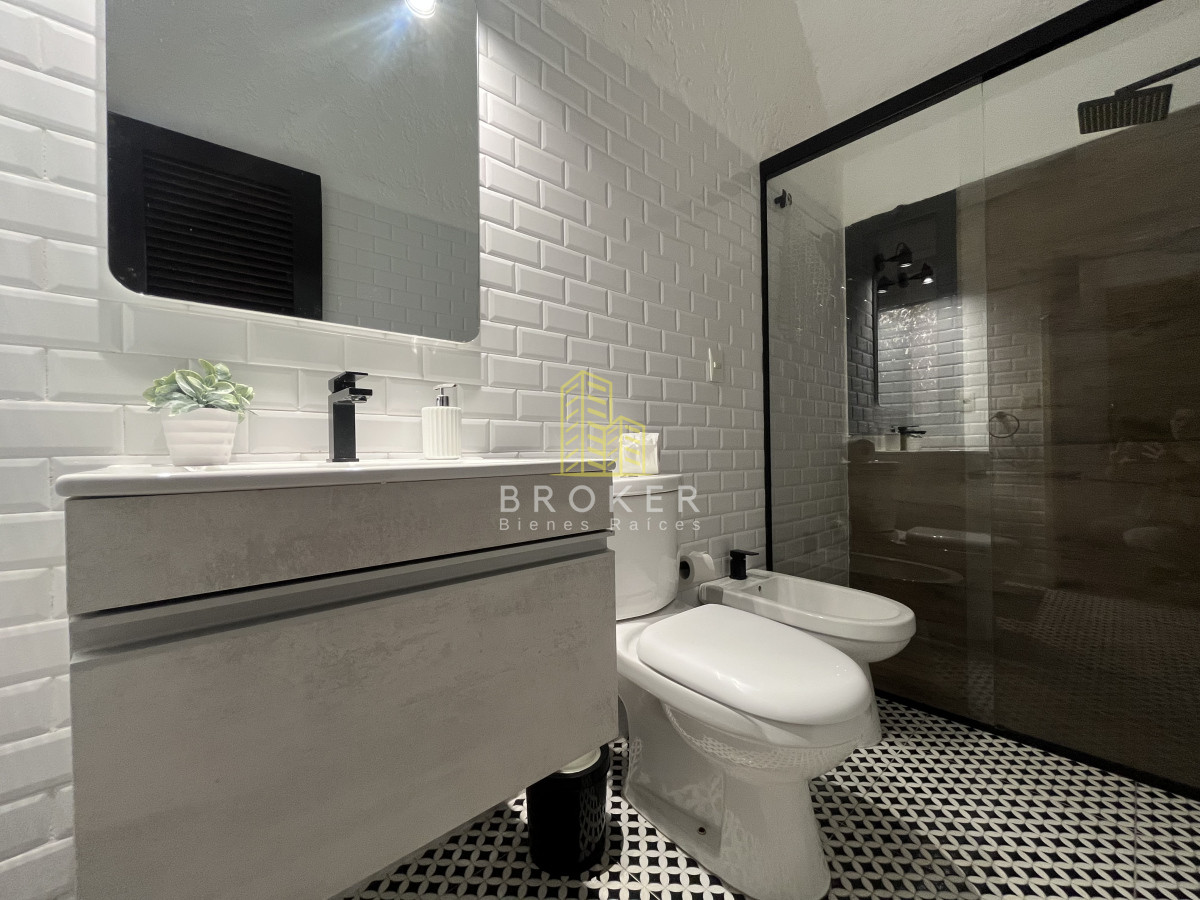 Casa ID.9252/Venta_Casa_Punta_del_Este_4_dormitorios_en_Barrio_Marly_Punta_del_Este_con_piscina_ - Venta Casa Punta del Este 4 dormitorios en Barrio Marly Punta del Este con piscina 