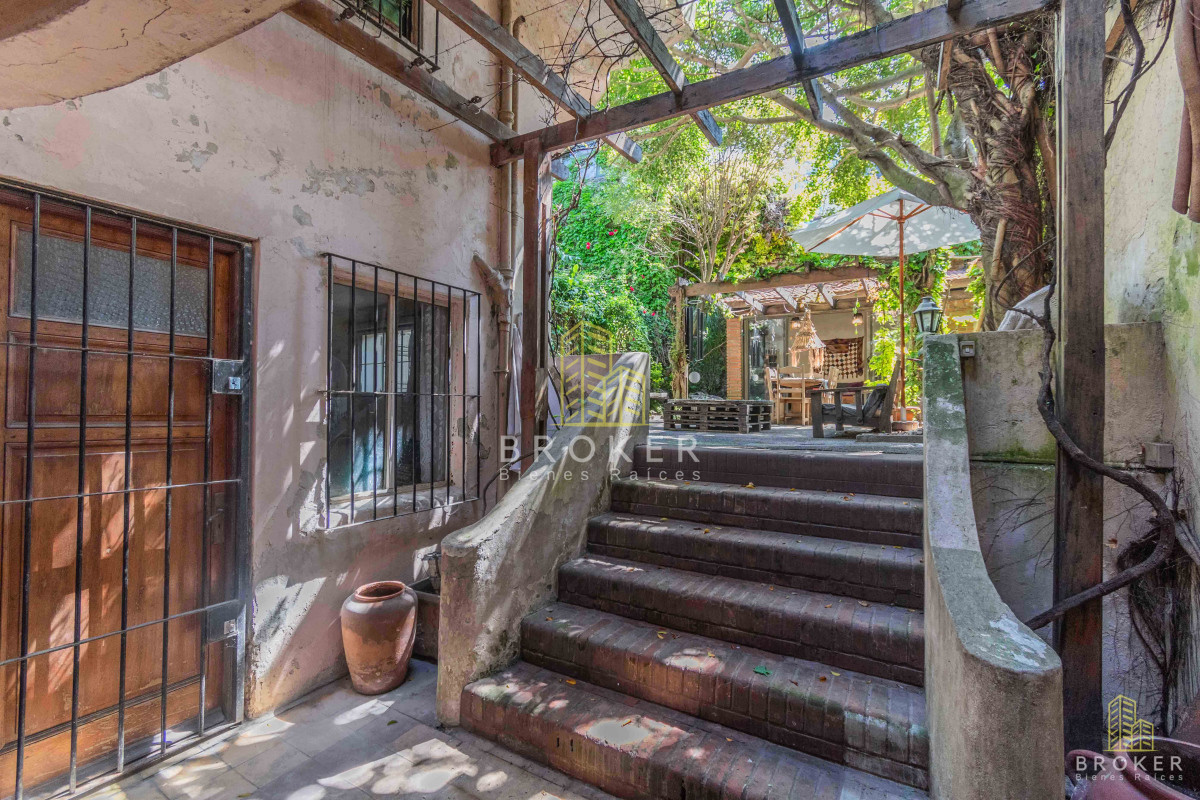 Casa ID.1913/Venta_Casa_de_4_Dormitorios_en_Pocitos._Montevideo_Uruguay. - Venta Casa de 4 Dormitorios en Pocitos. Montevideo Uruguay.