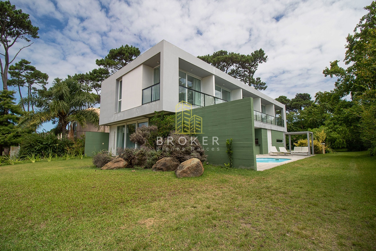 Casa ID.805/Venta_de_casa_de_categoria_en_Boulevard_Park,_Punta_del_Este._ - Venta de casa de categoria en Boulevard Park, Punta del Este. 