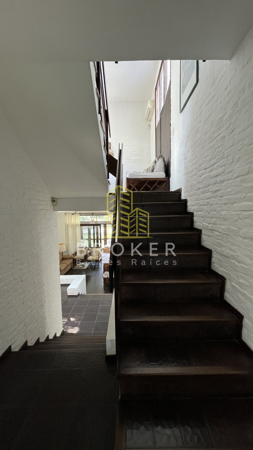 Casa ID.9399 - VENTA CASA PUNTA DEL ESTE Playa Mansa Parada 16