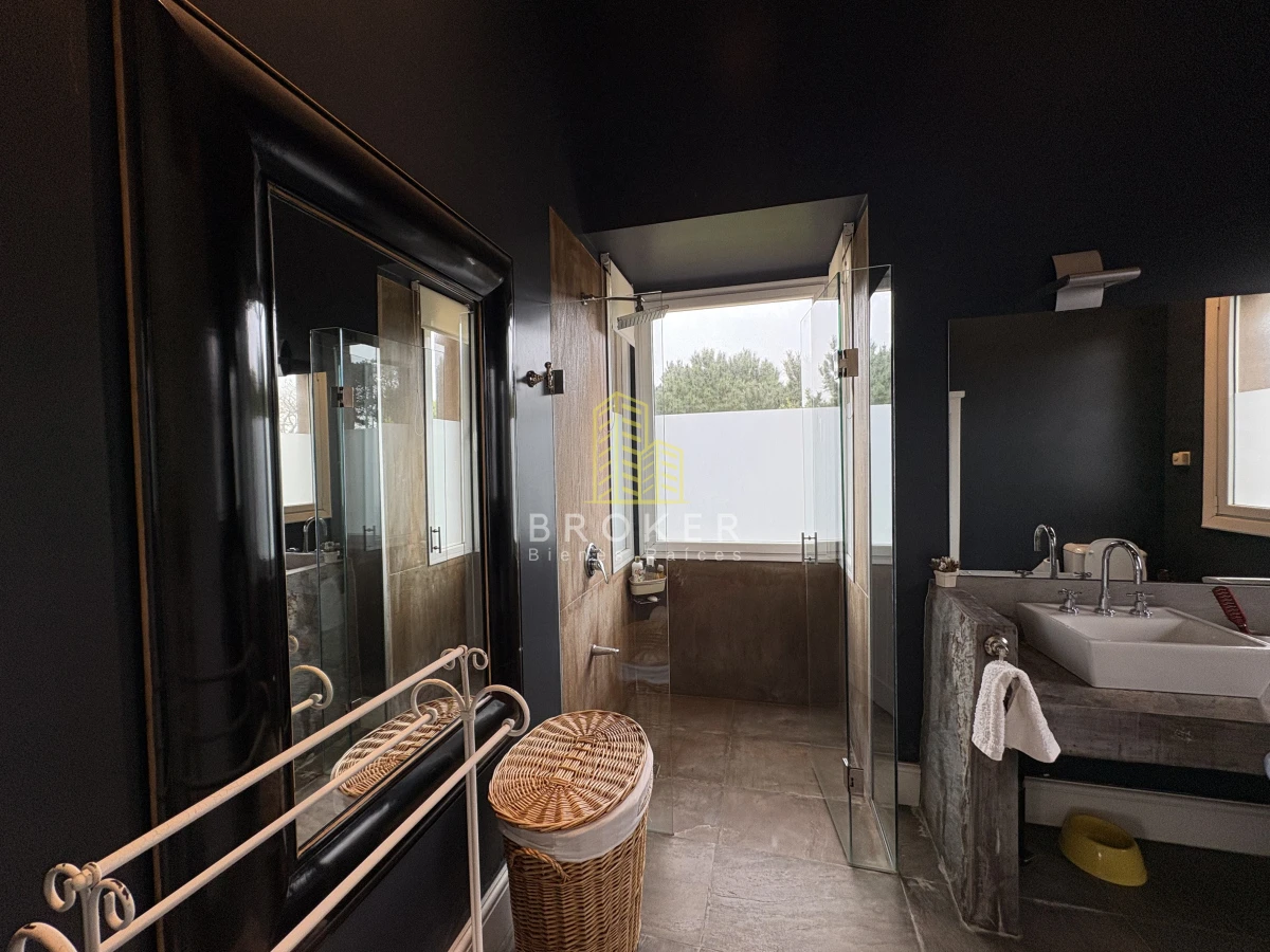 Casa ID.76/Venta_Casa_La_Barra_Punta_Del_Este_Broker_ - Venta De Icónica Casa de Lujo en la Barra, una casa de revista de gran nivel 