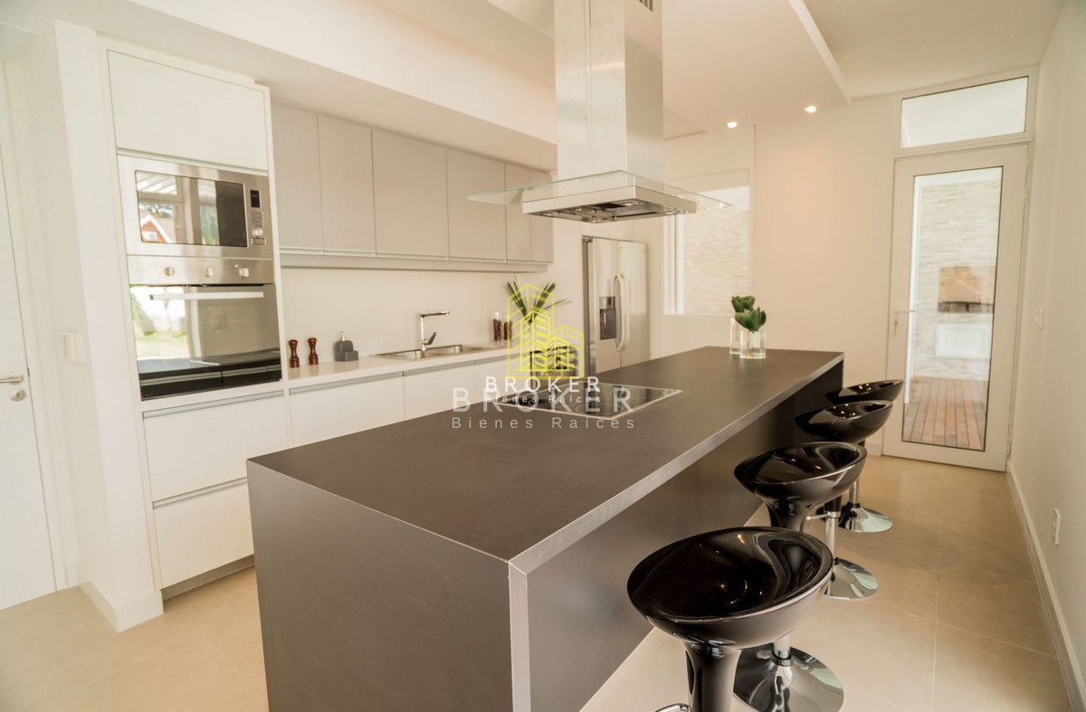 Casa ID.72/Venta_Casa_4_Dormitorios_Barrio_Privado_Punta_Del_Este_Boulevard_Park - Venta Casa 4 Dormitorios Barrio Privado Punta Del Este Boulevard Park