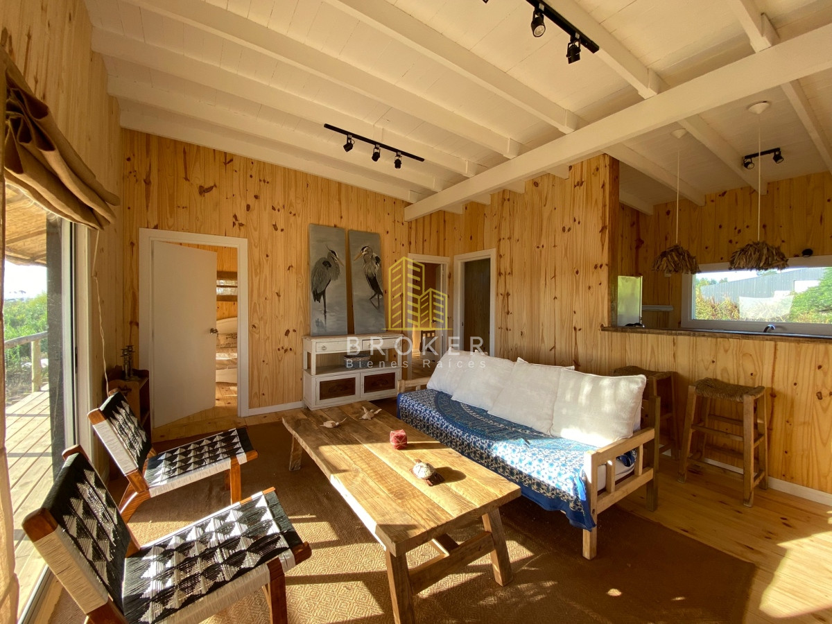 Casa ID.1169/Venta_de_cabaña_en_El_Tesoro._Punta_del_Este,_Uruguay. - Venta de cabaña en El Tesoro. Punta del Este, Uruguay.
