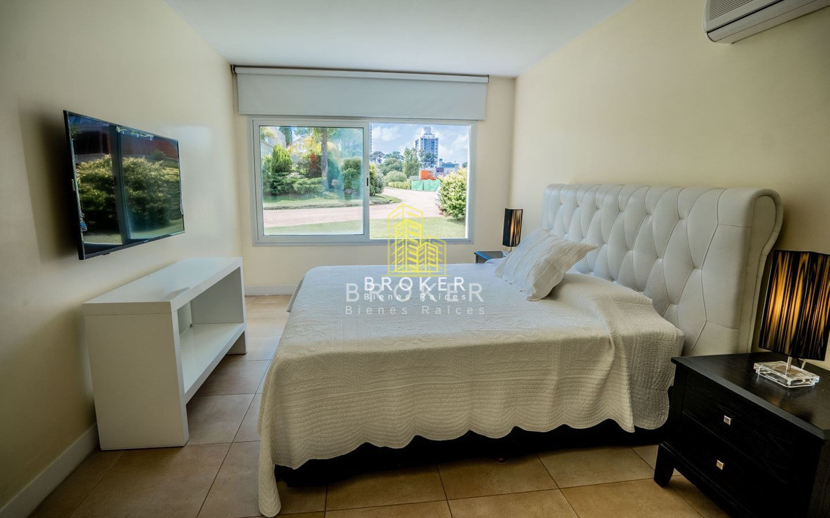 Casa ID.73/Venta_Casa_4_Dormitorios_Mansa_Barrio_Privado_Punta_Del_Este_BOULEVARD_PARK - Venta Casa 4 Dormitorios Mansa Barrio Privado Punta Del Este BOULEVARD PARK