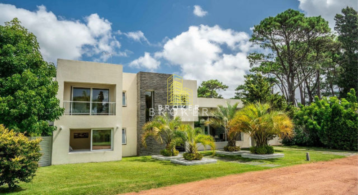 Casa ID.73/Venta_Casa_4_Dormitorios_Mansa_Barrio_Privado_Punta_Del_Este_BOULEVARD_PARK - Venta Casa 4 Dormitorios Mansa Barrio Privado Punta Del Este BOULEVARD PARK