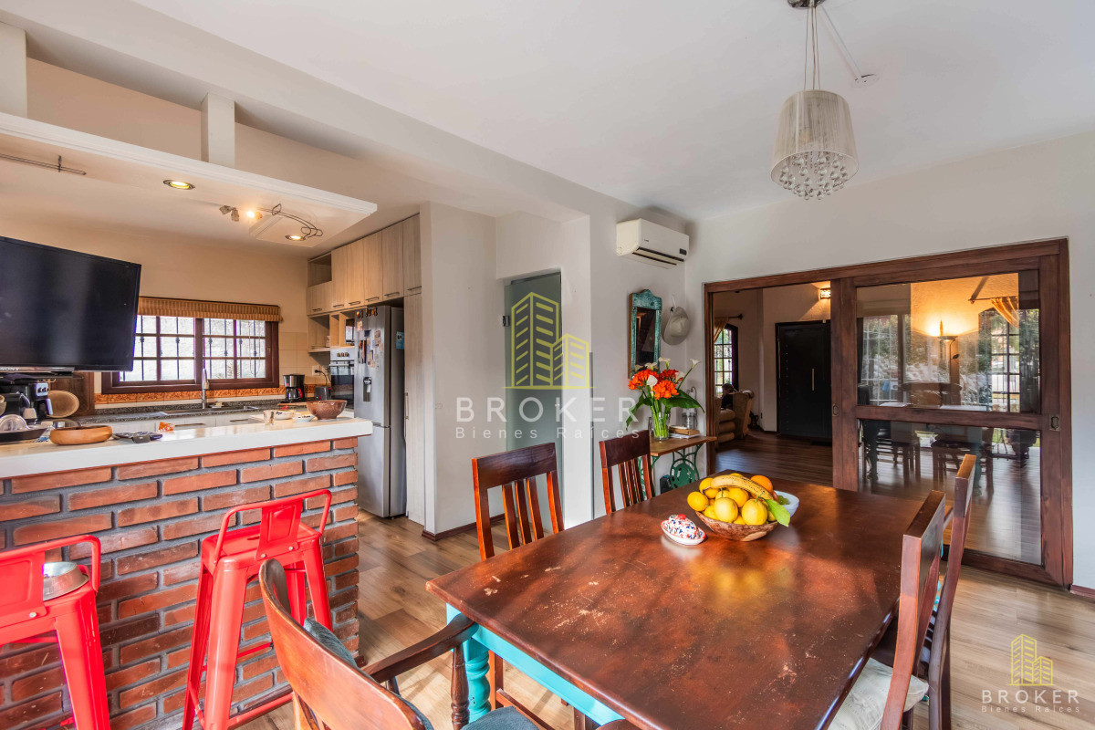 Casa ID.668/Venta_Casa_Barra_de_Carrasco_a_metros_de_la_Rambla! - Venta Casa Barra de Carrasco 3 dormitorios a metros de la Rambla!