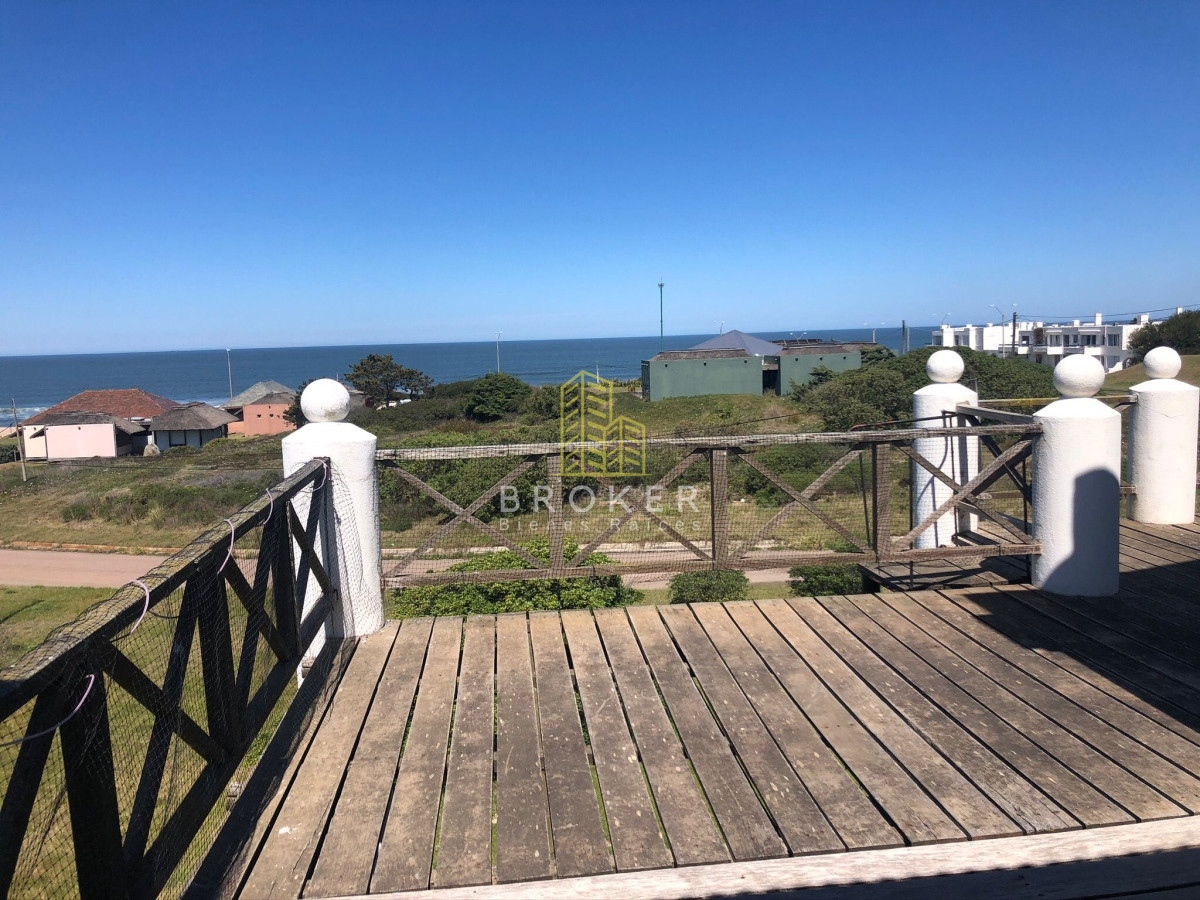 Casa ID.1173/Venta_y_alquiler_de_gran_casa_en_Montoya._Punta_del_Este,_Uruguay._ - Venta y alquiler de gran casa en Montoya. Punta del Este, Uruguay. 