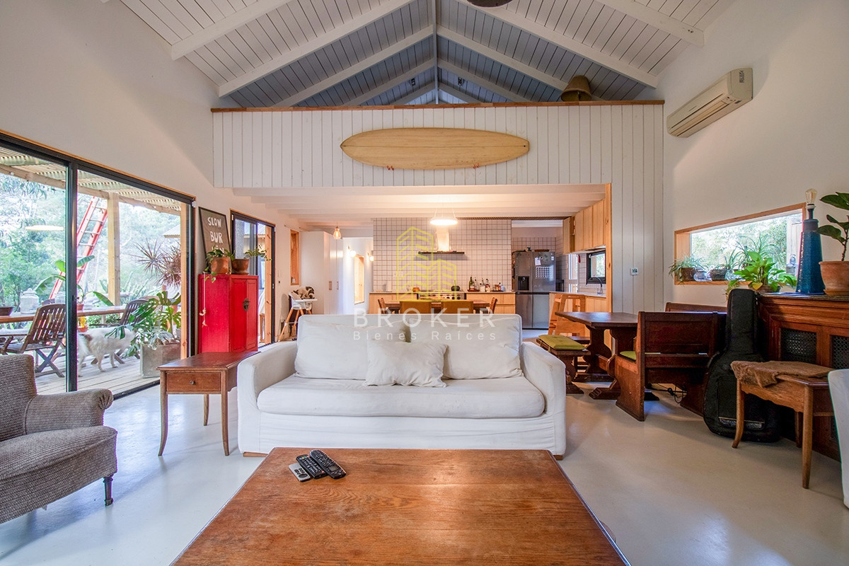 Casa ID.704/Venta_de_amplia_casa_en_Barra_Verde - Venta y alquiler de casa de 3 dormitorios en Barra Verde. Punta del Este, Uruguay.