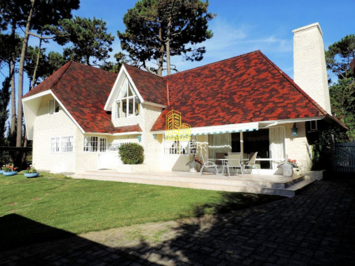 Casa ID.75/Venta_Casa_Punta_Del_Este_Lugano_971_Broker__(ref:_Bkb-971) - Venta Casa Punta Del Este Lugano 971 Broker  (ref: Bkb-971)