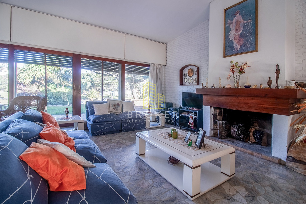 Casa ID.571/Venta_de_Casa_4_dormitorio_Playa_Mansa - Venta de Casa 4 dormitorio con Piscina Climatizada Playa Mansa. . Punta del Este, Uruguay.