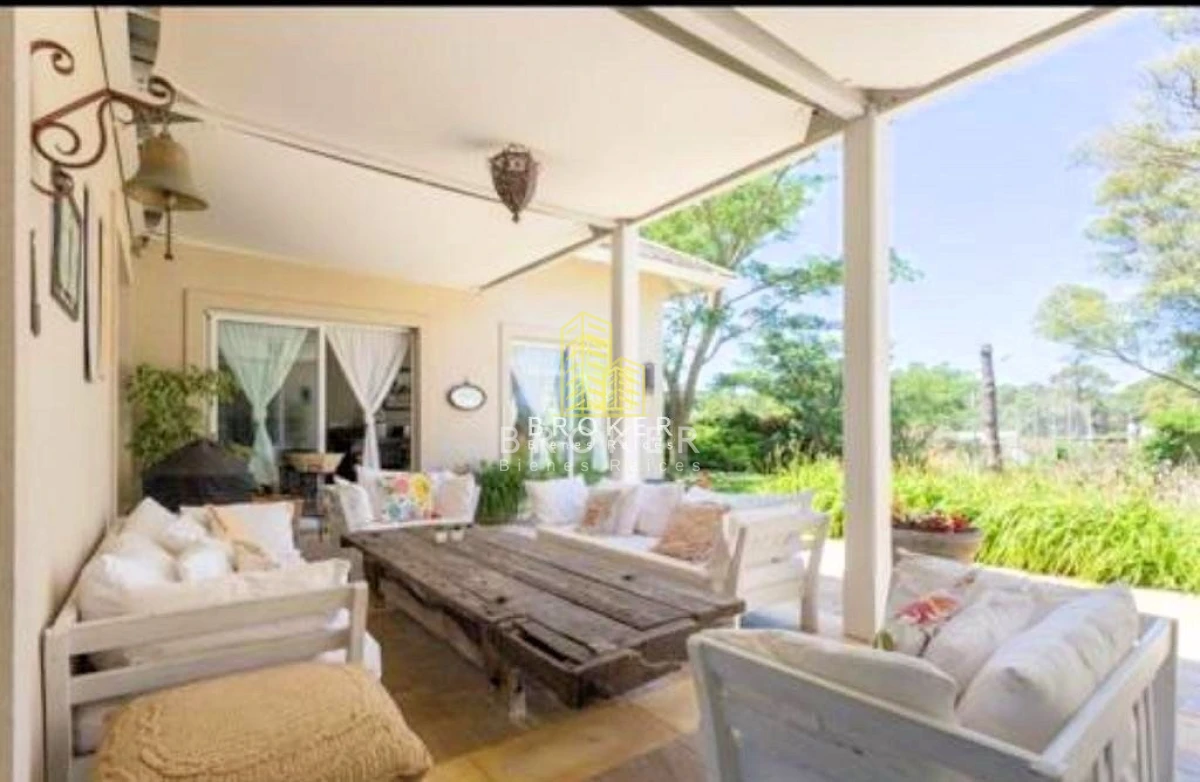 Casa ID.76/Venta_Casa_La_Barra_Punta_Del_Este_Broker_ - Venta De Icónica Casa de Lujo en la Barra, una casa de revista de gran nivel 